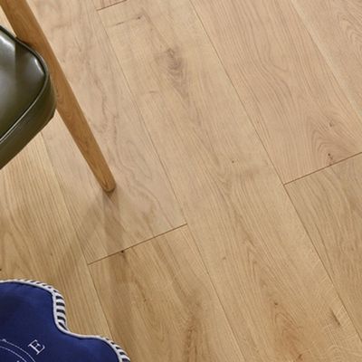 Απαγορευμένο χρώμα βελανιδίου 12 mm εσωτερικά στρωμένα πλακάκια δαπέδου Mdf ξύλινα δάπεδα