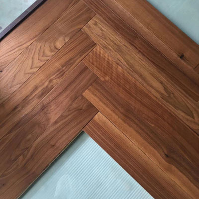 Πολυεπίπεδα κατασκευασμένα από ξύλο 15mm Walnut Oak Plank για σκάλες κρεβατοκάμαρας Εγκατάσταση