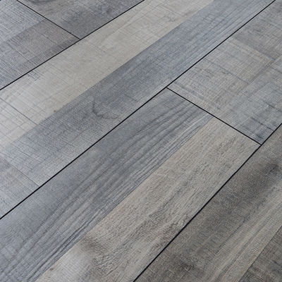 Ελαφρύς βελανιδιάς τοποθετημένος EIR Pisos Laminados Laminate πάτωμα με τεχνολογία Bevelled