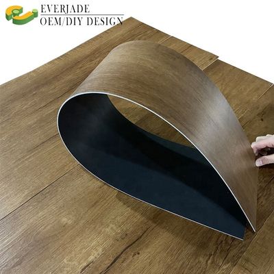 Εύκολη συντήρηση 7mm 8mm 12mm πολυτελή πλακάκια βινυλίου για σύγχρονο εσωτερικό σε ευρωπαϊκό στυλ