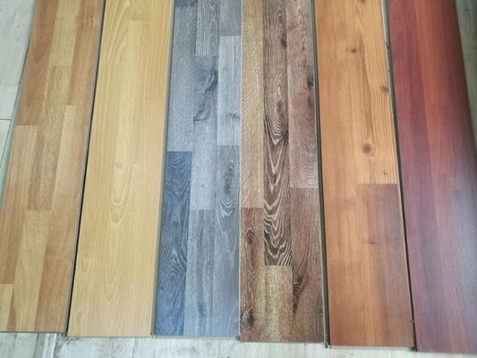 Δικαίος γωνία άκρη 8mm Κλικ Κλείδωμα EIR υψηλό γυαλιστερό λαμιναρισμένο δάπεδο για το χώρο του καθιστικού
