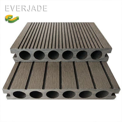 Εξωτερικός χώρος με Everjade Cool Temp Piso Y Muro Deseing B 1 PVC Decking