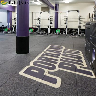 Προσαρμοσμένο Interlocking Rubber Floor για απορρόφηση κρούσματος 15mm/25mm Gym Flooring Rolls