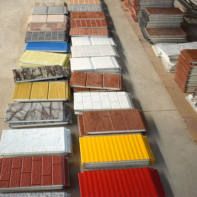 Προσαρμοσμένο μέγεθος Metal Clad Foam Panel με σύγχρονο σχεδιασμό σάντουιτς πάνελ από αφρό πολυουρεθάνιο